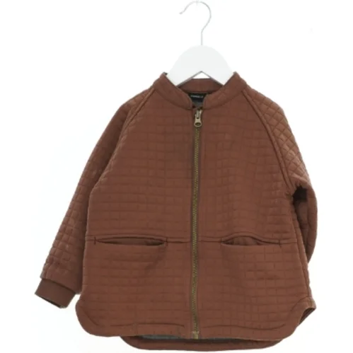 Brun quiltet jakke til børn fra Name It (str. 98)