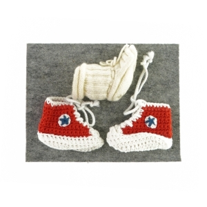 Strikkede børnesko fra Ukendt