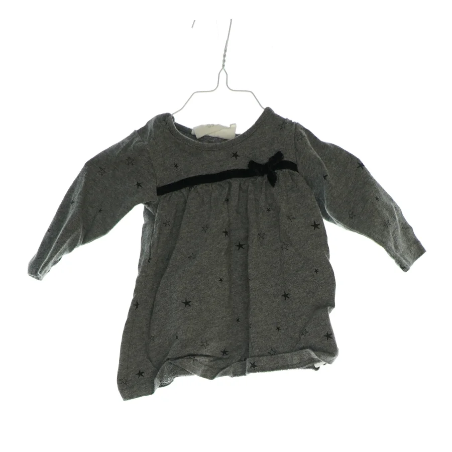 Bluse med sløjfe fra H&M fra H&M (str. 68)