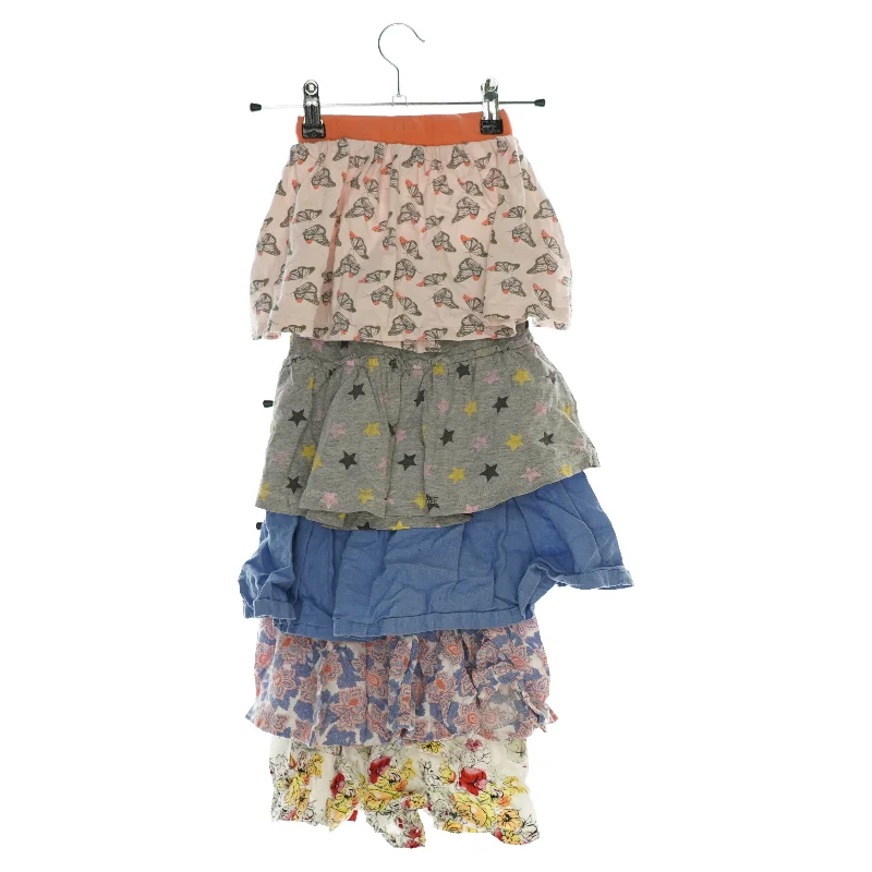 Nederdele fra Friends og VRS (5 stk)(Str. 98) fra Ukendt (str. 98)