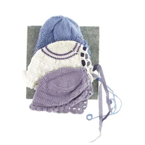 Strikkede babyhuer fra Ukendt