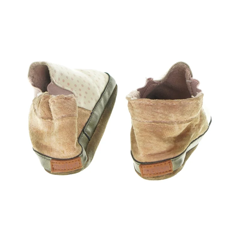 Sutsko til barn (Str. 24) fra Ukendt (str. 24)