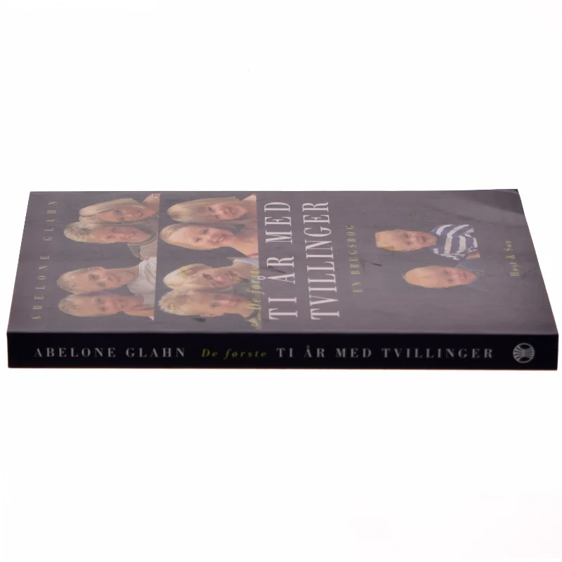 De første ti år med tvillinger af Abelone Glahn (Bog)