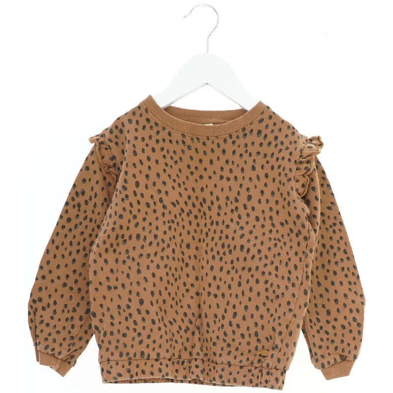 Brun sweater med sorte prikker fra Hust & Claire (str. 110)