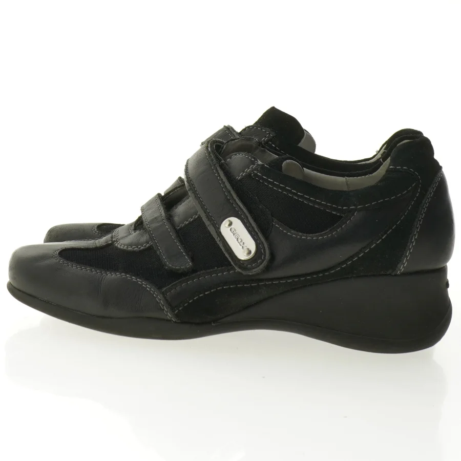 Sorte lædersko med velcro fra Geox (str. 36,5)