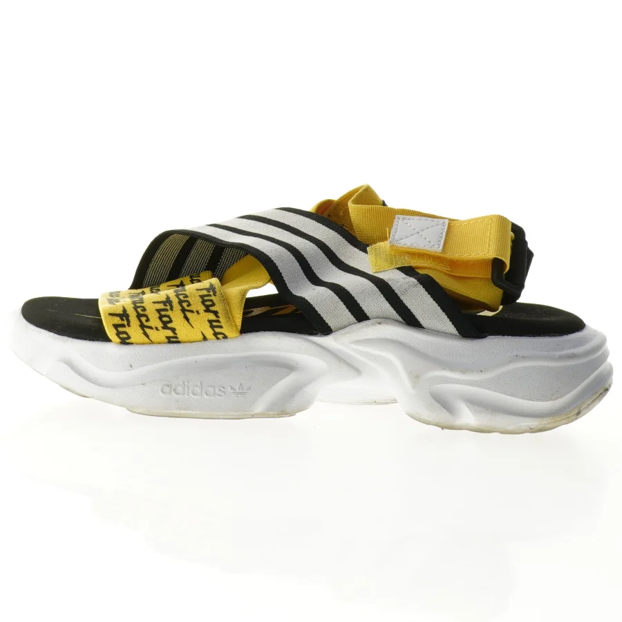 Sandaler fra Adidas (str. 37)