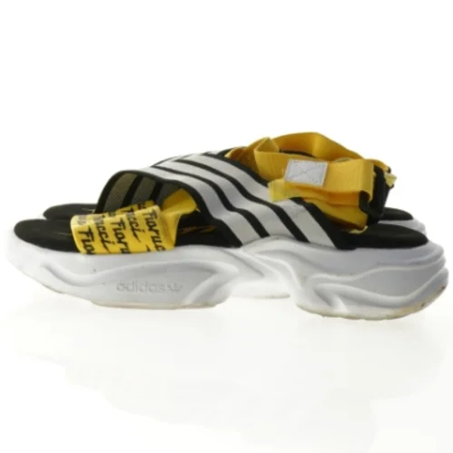 Sandaler fra Adidas (str. 37)