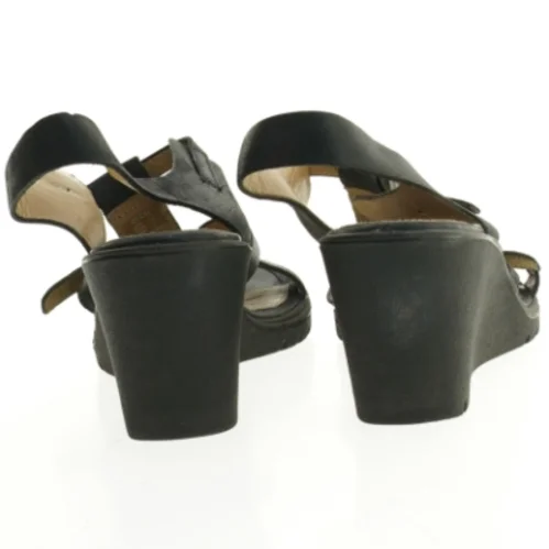 Sorte sandaler med kilehæl fra Ecco (str. 36)