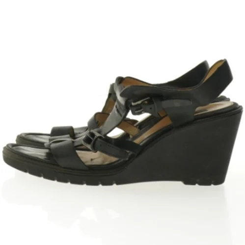 Sorte sandaler med kilehæl fra Ecco (str. 36)