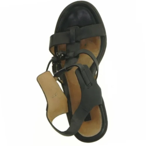 Sorte sandaler med kilehæl fra Ecco (str. 36)