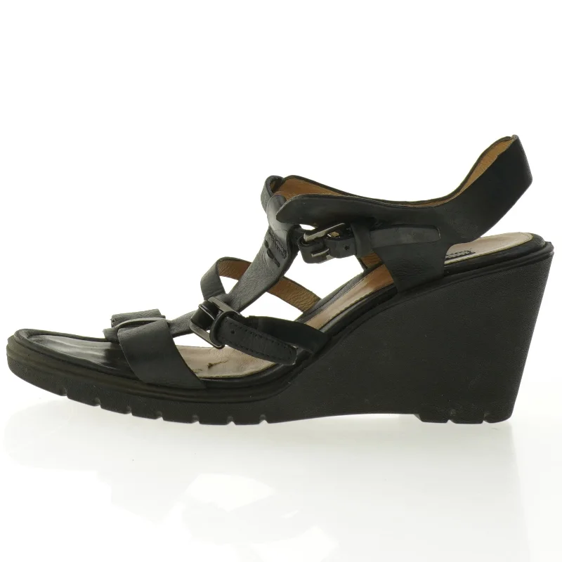 Sorte sandaler med kilehæl fra Ecco (str. 36)