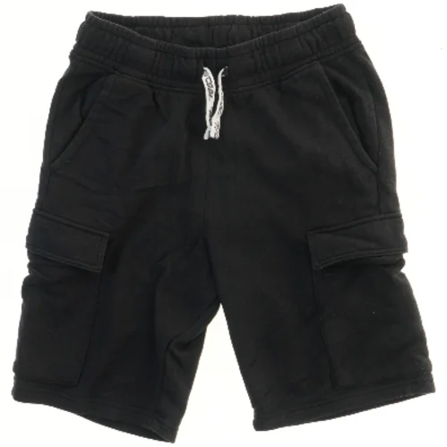 Sorte shorts med lommer fra H&M (str. 152)