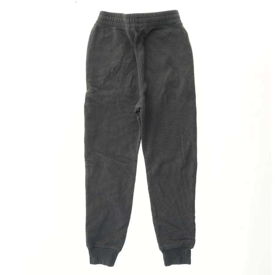 Mørkegrå sweatpants fra Abercrombie (str. 134)