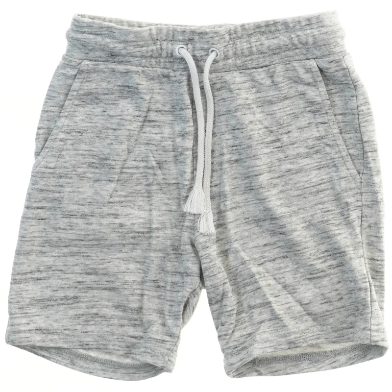 Grå sweatshorts fra H&M (str. 134)
