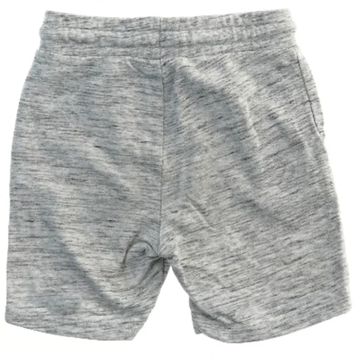 Grå sweatshorts fra H&M (str. 134)