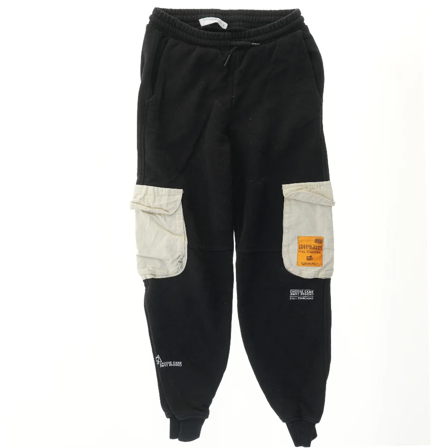 Joggingbukser med store lommer fra Zara (str. 152)