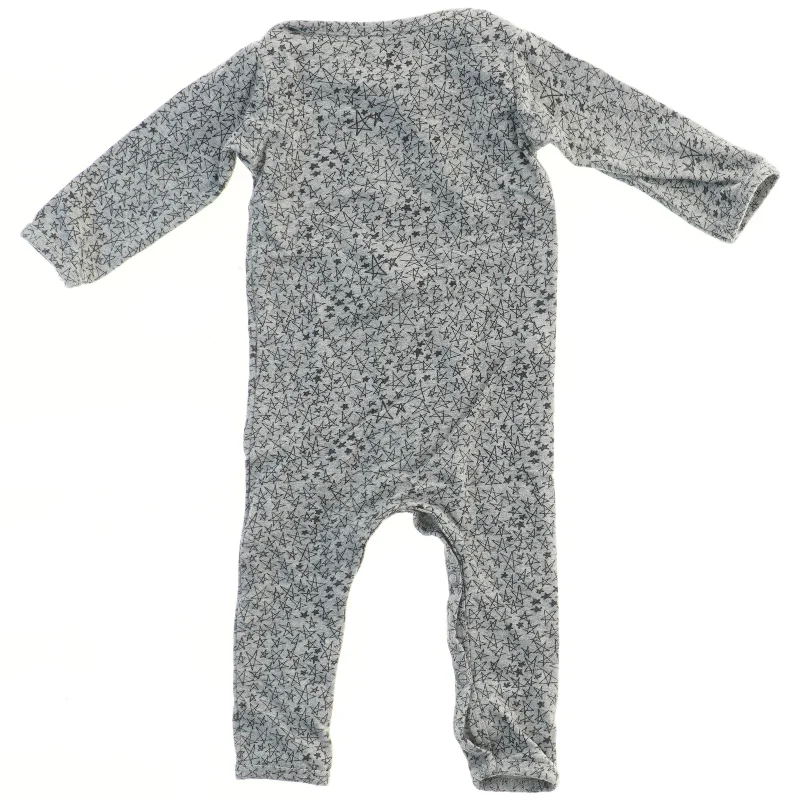 Heldragt med stjernemønster fra Soft Gallery  (str. 62)