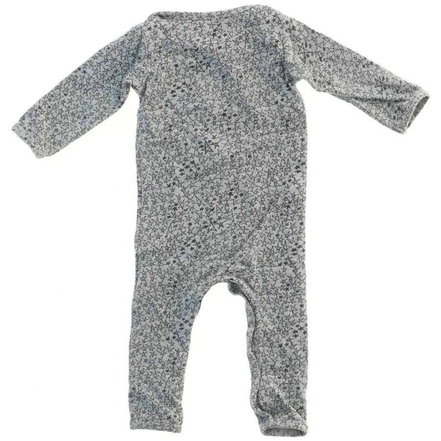 Heldragt med stjernemønster fra Soft Gallery  (str. 62)