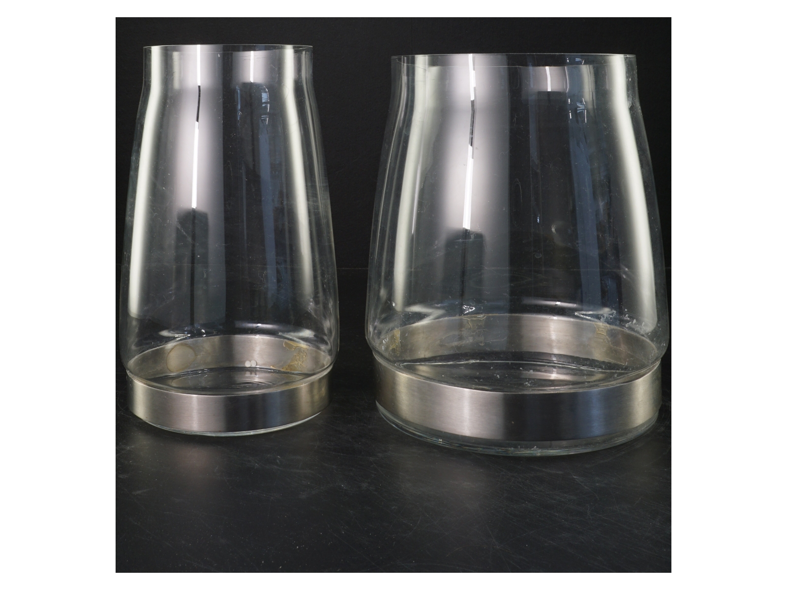Glasvaser med metalbund (str. 20x17&21x13 cm)