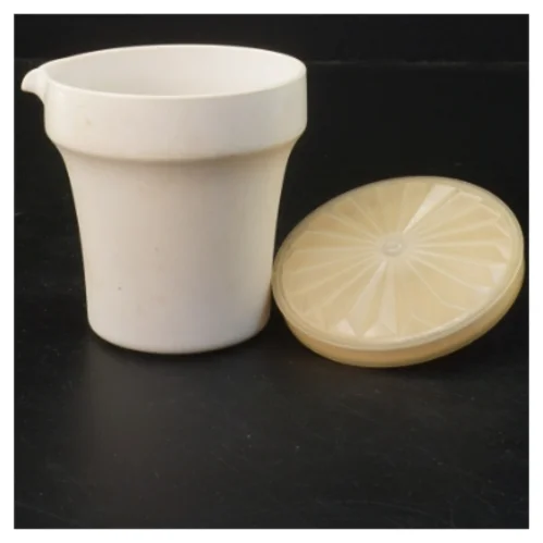 Plastikkande med låg fra Tupperware (str. 9x10 cm)