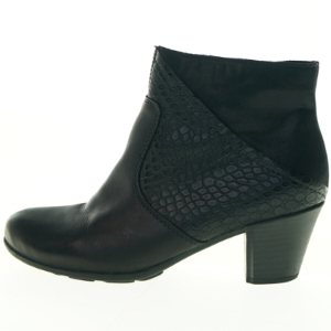 Støvletter fra Rieker (str. 38)