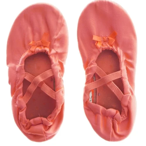 Balletsko til børn fra H&M (str. 32-33 )