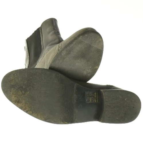 Grå læderstøvler (str. 38 )