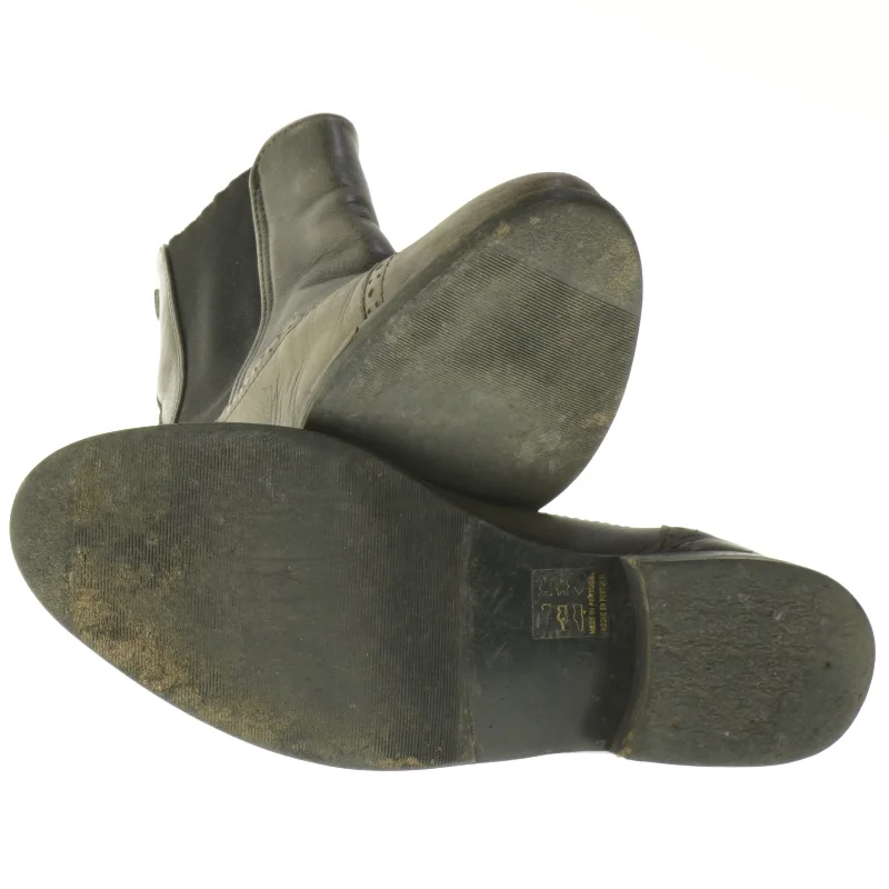 Grå læderstøvler (str. 38 )