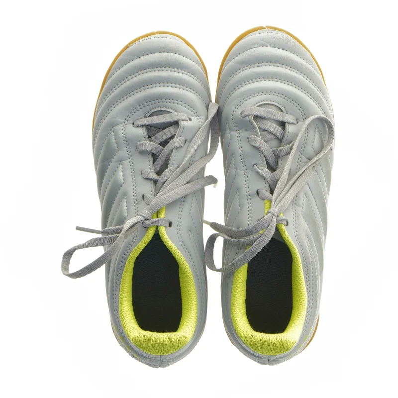 Indendørs fodboldsko, størrelse 35 fra Adidas (str. 35 )