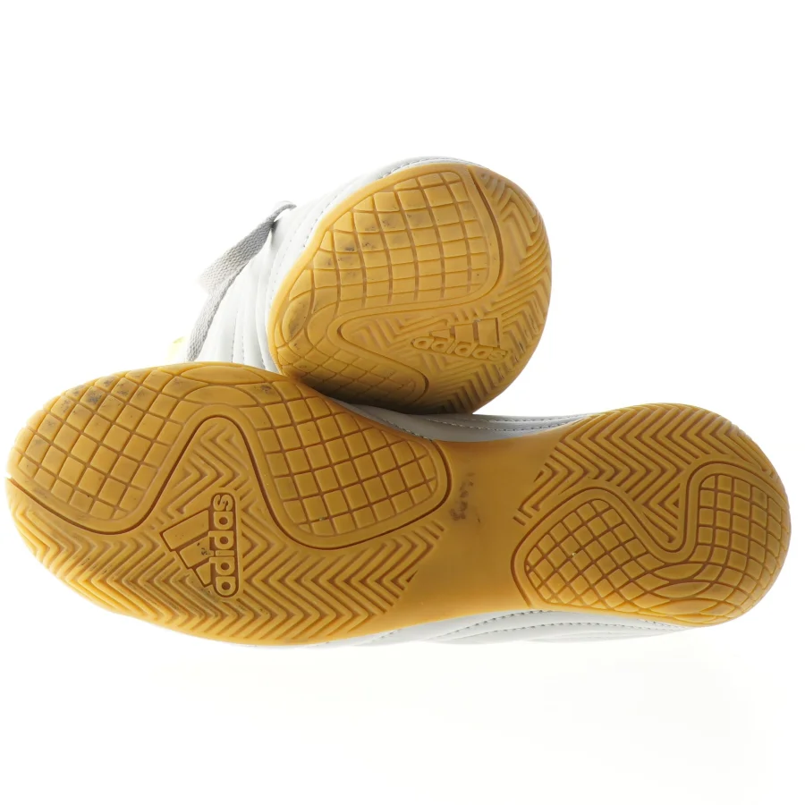 Indendørs fodboldsko, størrelse 35 fra Adidas (str. 35 )