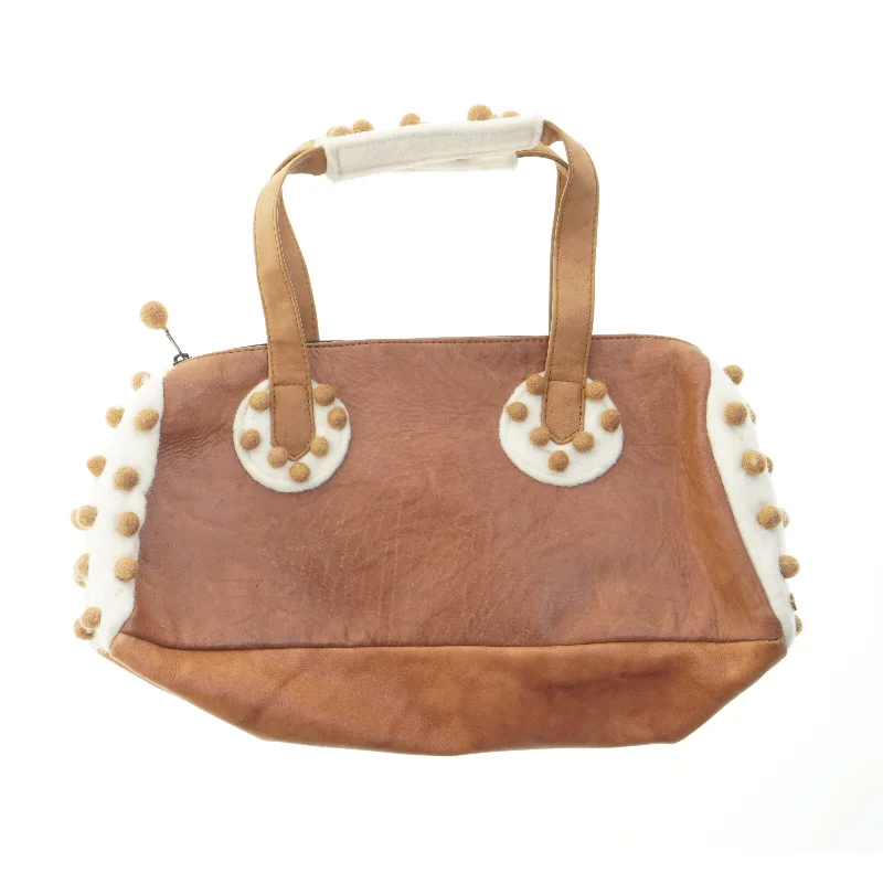 Brun kunstlædertaske med filt detaljer (str. 46x26 cm)