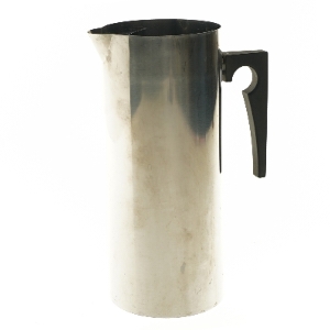 Arne Jacobsen vandkande med sort bakelit håndtag (str. Ø 10,5 cm længde 24 cm) fra Stelton