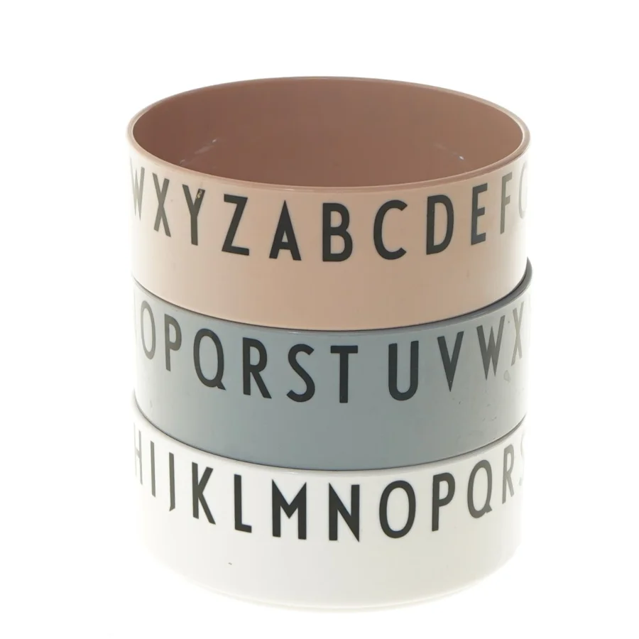 Design Letters skåle sæt fra Design Letters (str. 3 stk Ø 11 cm længde 4,5 cm)