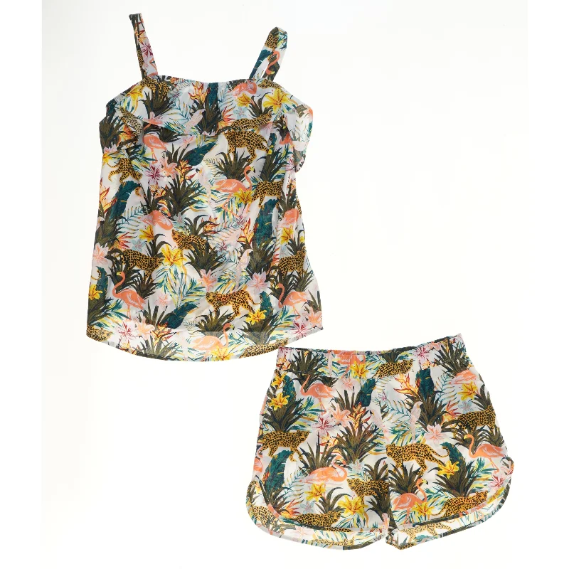 Sommerdragt med tropisk print fra Basic needs (str. 146)