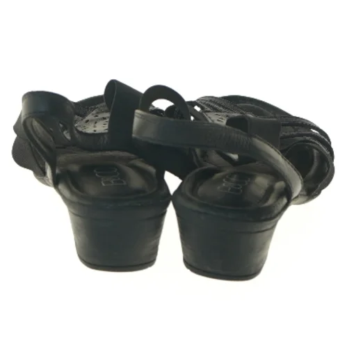 Sorte sandaler fra B&CO (str. 37 )