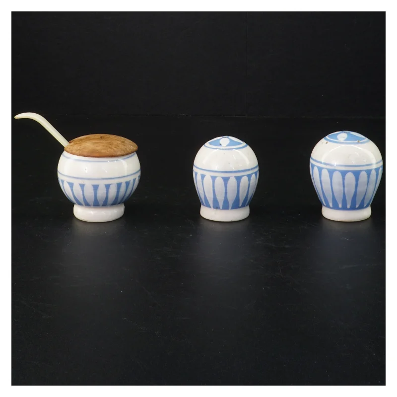 Krydderikrukker med ske og trælåg (str. H 5,5 cm)