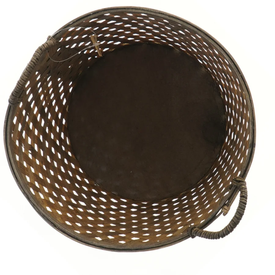 Flettet kurv med håndtag (str. Ø 26,5 cm længde 23 cm)