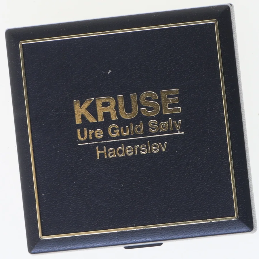 Læderarmbånd med magnetlås fra Kruse (str. Ø 7 cm)