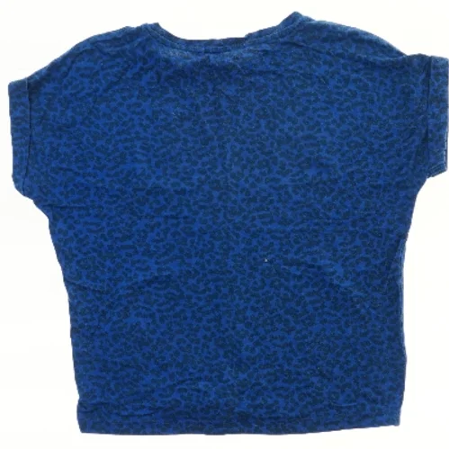 Blå T-shirt med Leopardmønster fra Name It (str. 122)