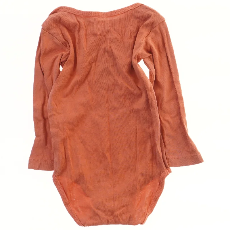 Babydragt med hjerte motiv (str. 86)