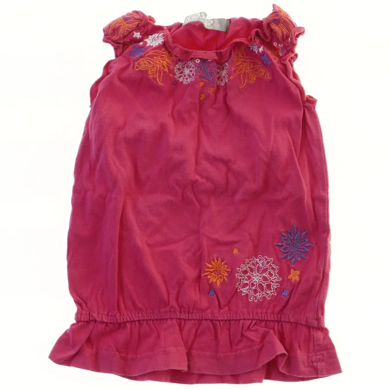 Børnenederdel med broderi fra Kids Up (str. 92)