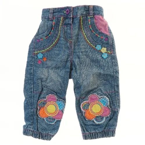 Børnejeans med broderede blomster (str. 92)