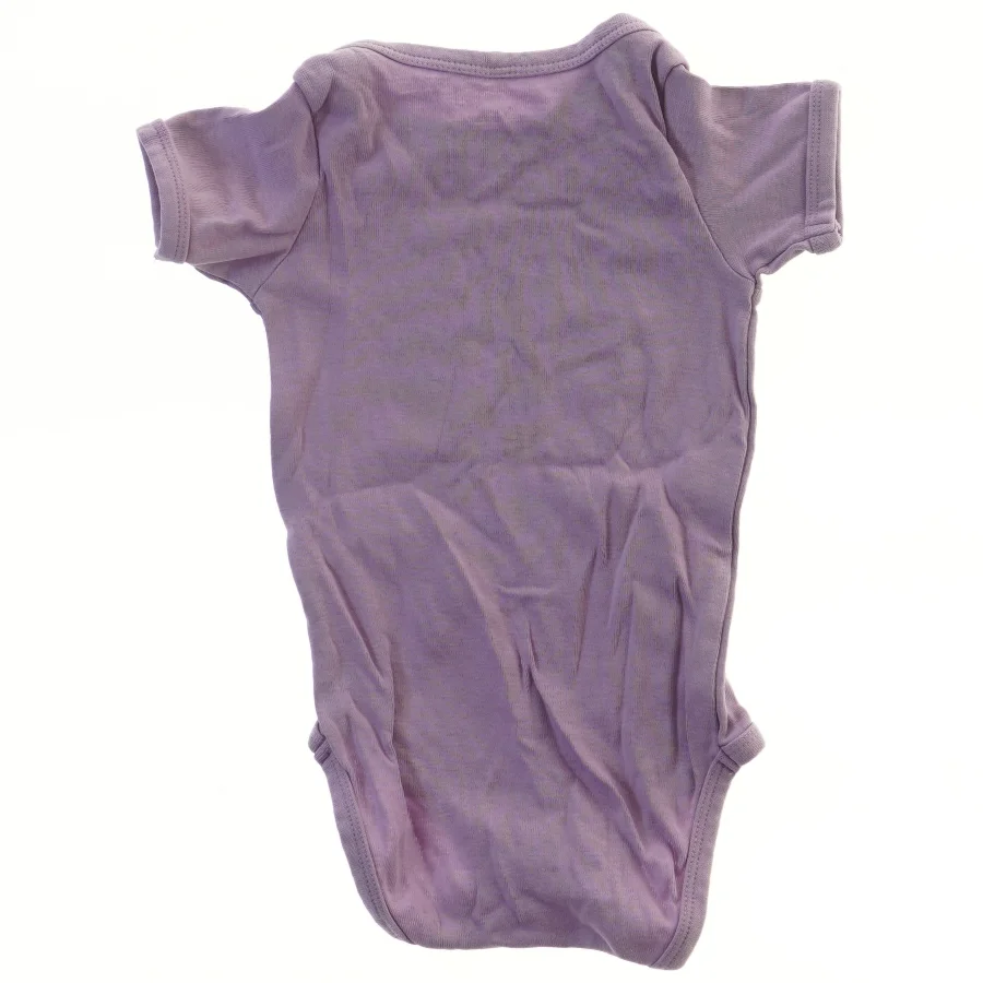 Kropsnær sparkedragt med kattemotiv (str. 68)