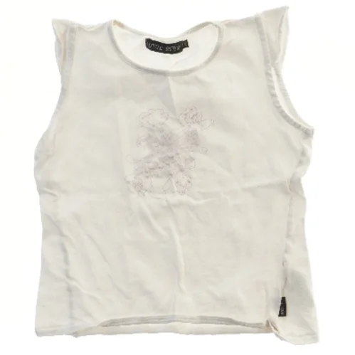 Hvid top med blomsterdesign fra Little Sister (str. 110)