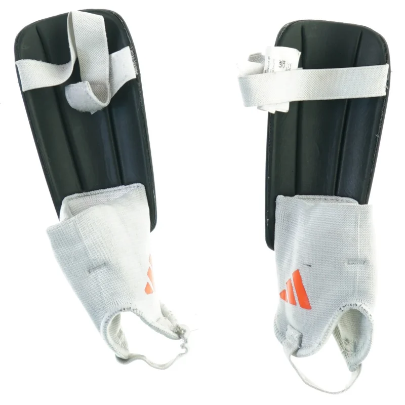 Benskinner fra Adidas (str. S)