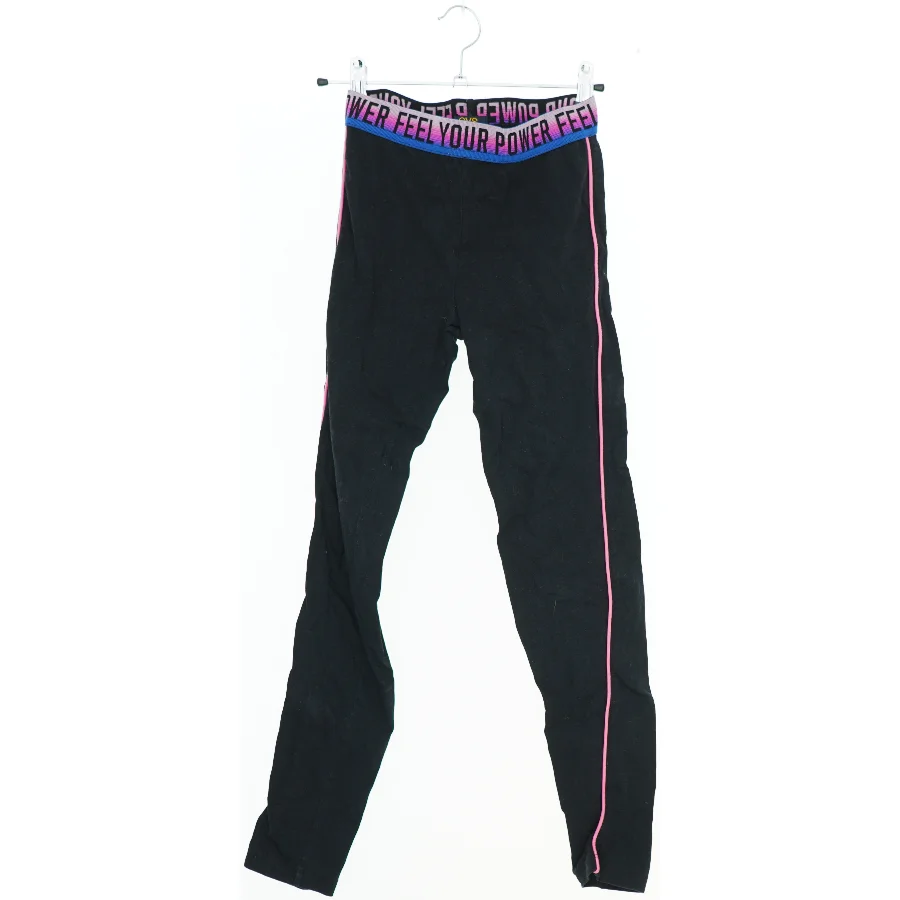 Træningsbukser med teksten 'FEEL YOUR POWER' på elastiklinningen fra Ovs (str. 158)