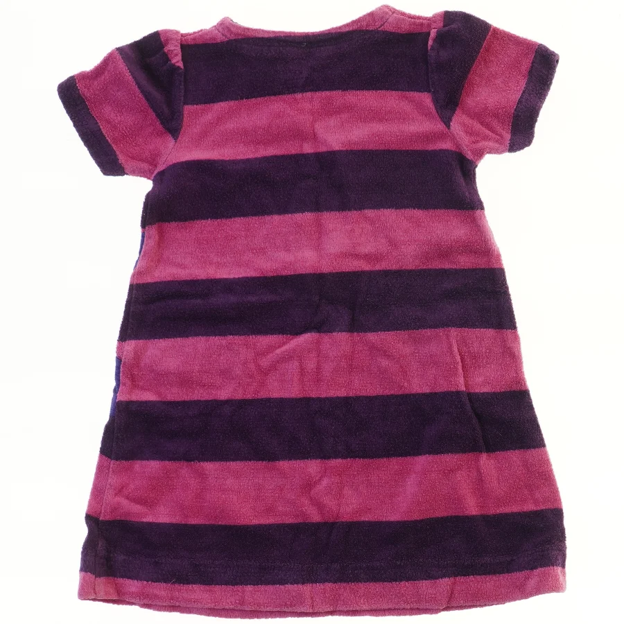 Børnekjole med striber fra Katvig (str. 92)