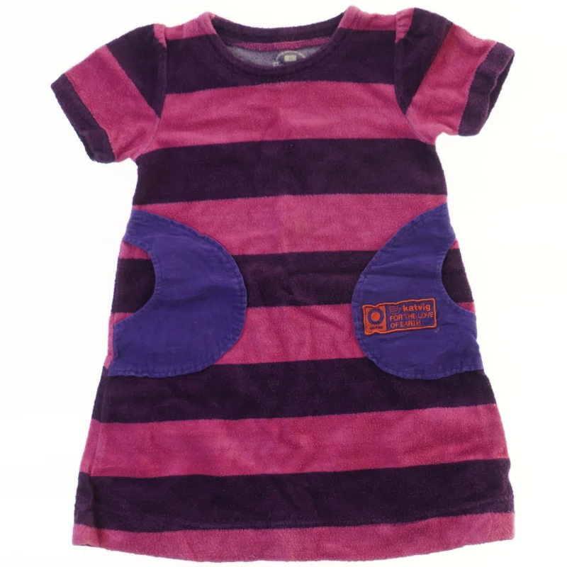 Børnekjole med striber fra Katvig (str. 92)