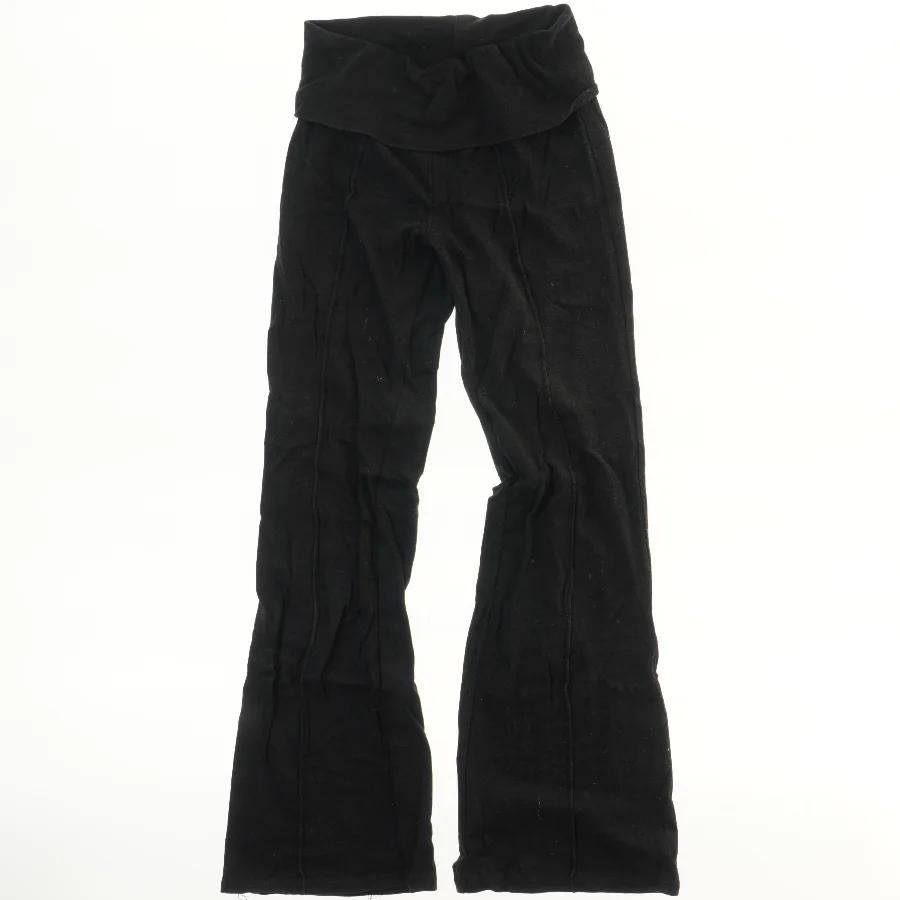 Sorte bukser med høj talje fra H&M (str. 146)