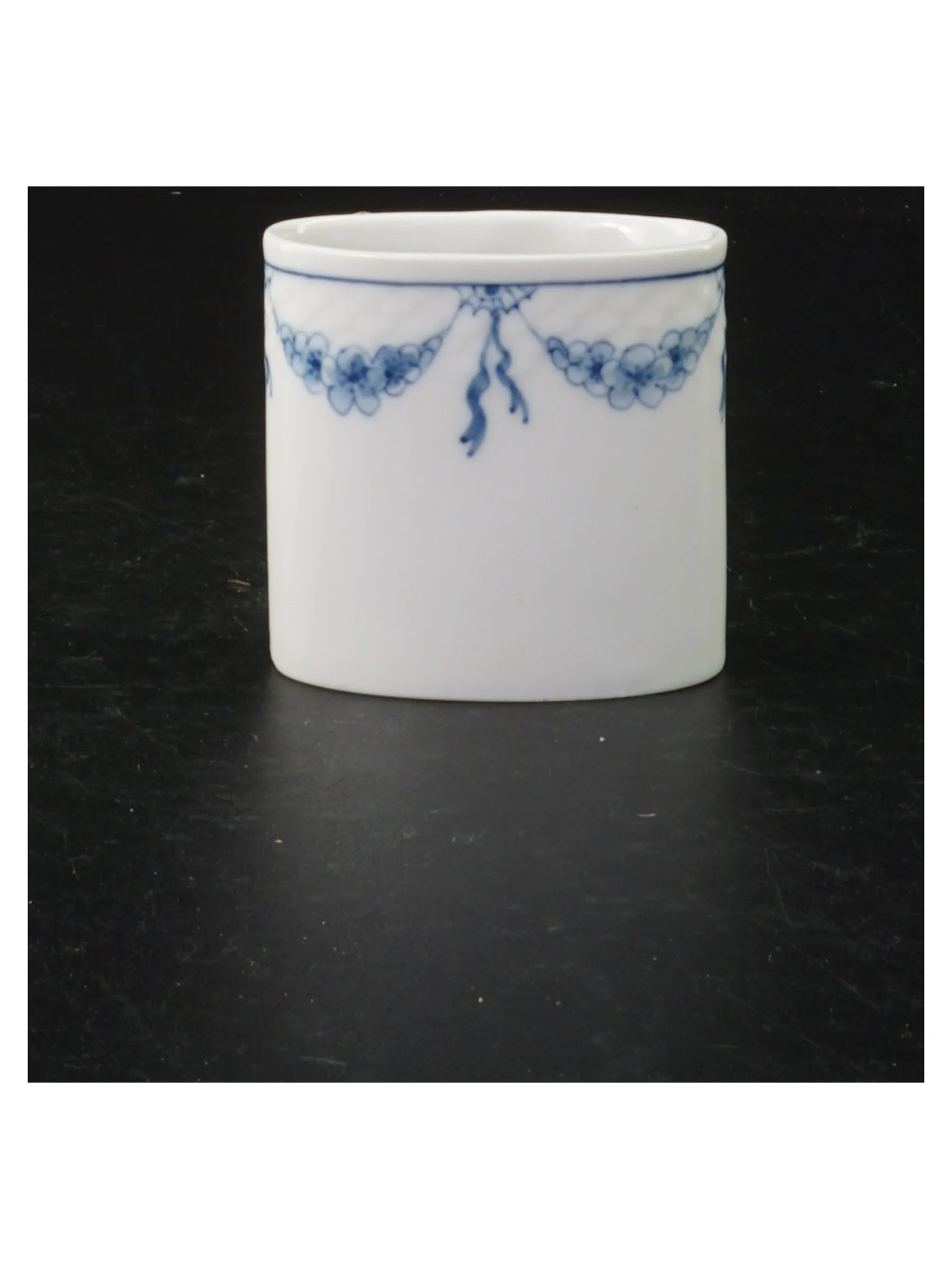 Porcelænsaskebæger fra B&G (str. 6,5 x 6,5 cm)